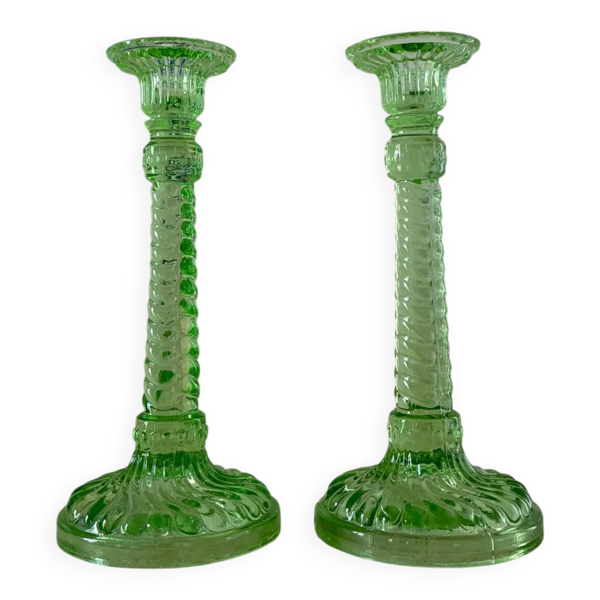 Paire de bougeoirs Scailmont en cristal vert - 1920/1930
