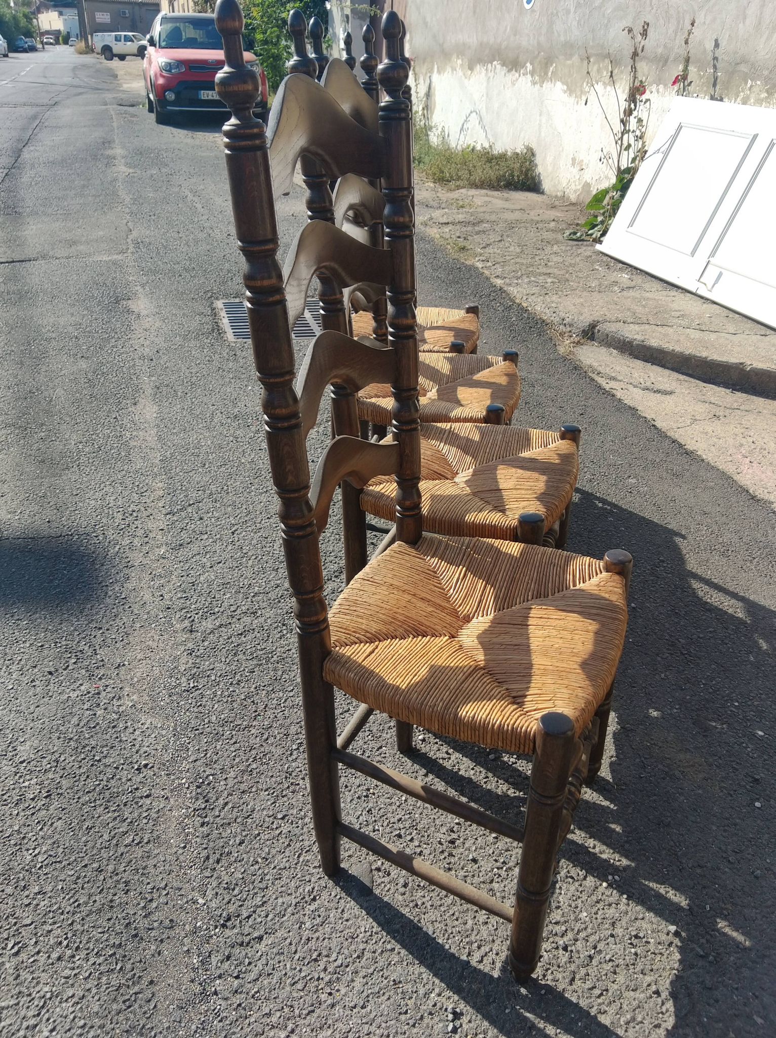 Série de 4 chaises en chêne à haut dossier