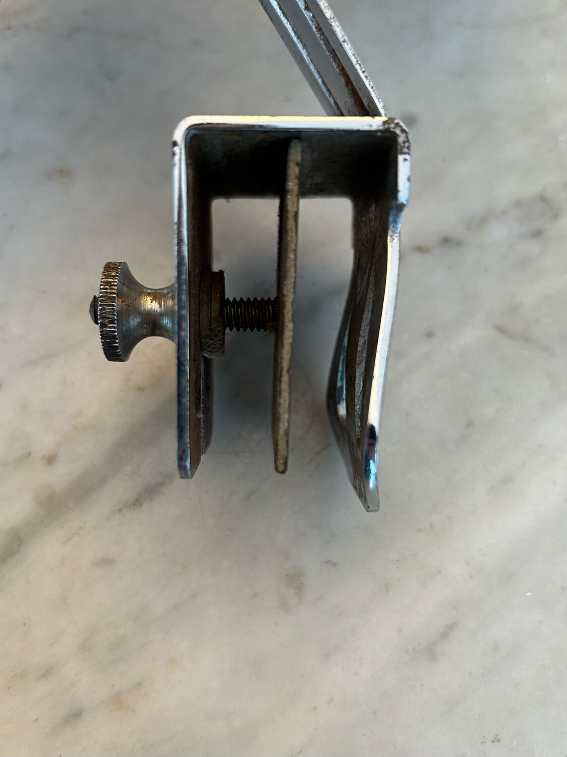 Vintage modernist wall lamp to tighten, chromed metal, Austria 1930