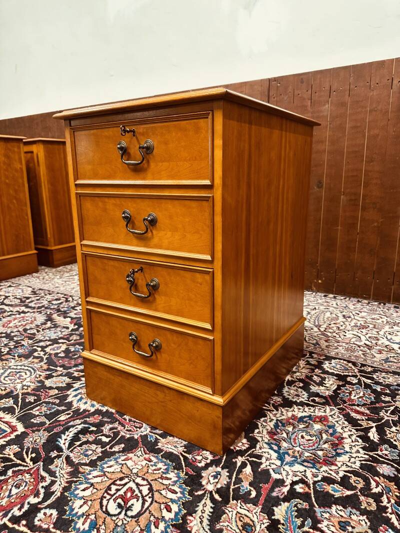 Classic English Chest of Drawers with leather inlay