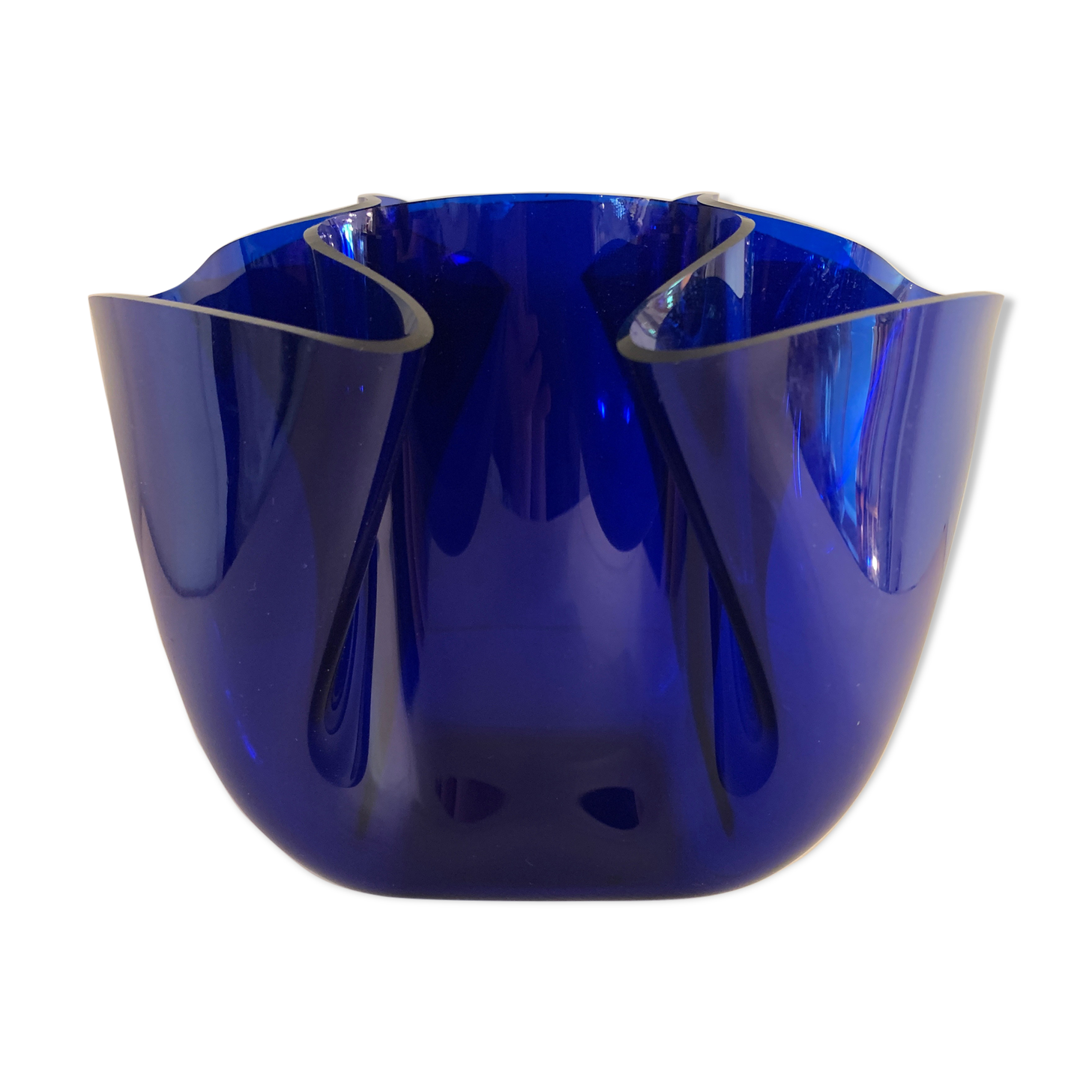 Luigi Massoni handkerchief vase for Guzzini in blue plexiglass