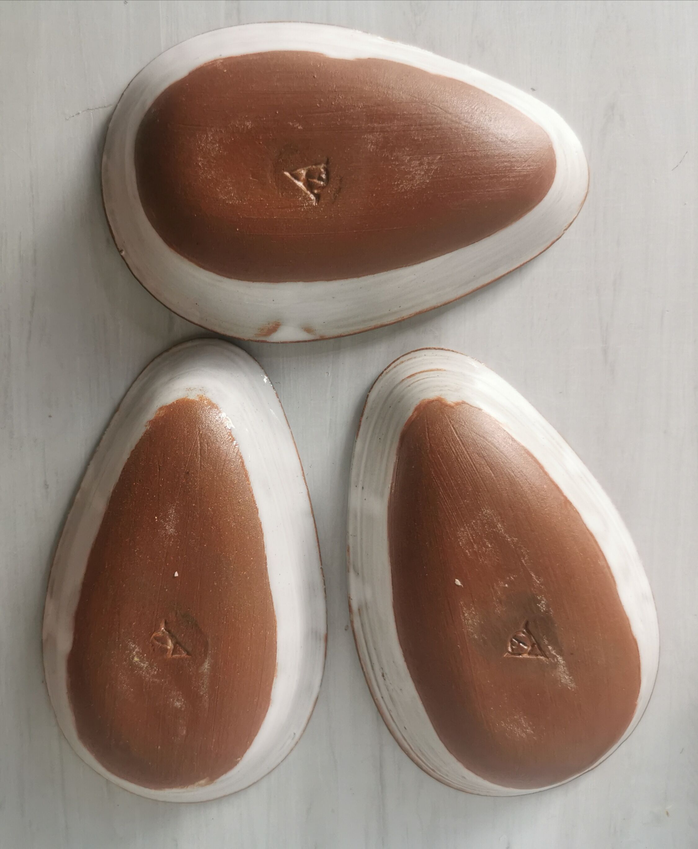 Glazed sandstone avocado cups ponce sur loir