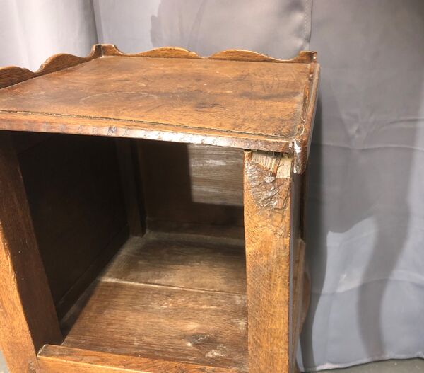 Meuble d'appoint en chêne d'époque LOUIS XV 18 eme Meuble campagnard Sellette Table