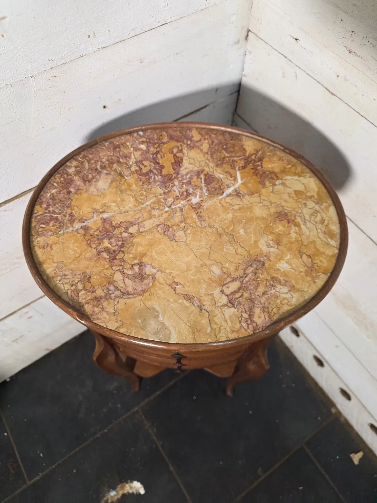 Table de chevet ovale style Louis XV en acajou 