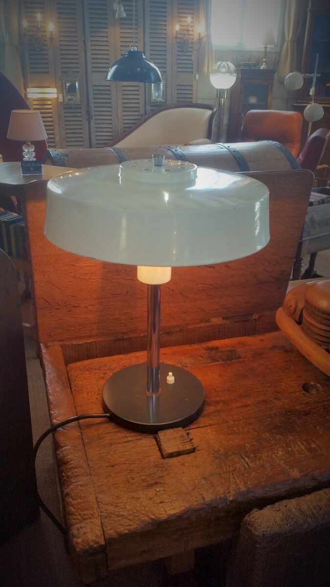 Light industrial metal 50s