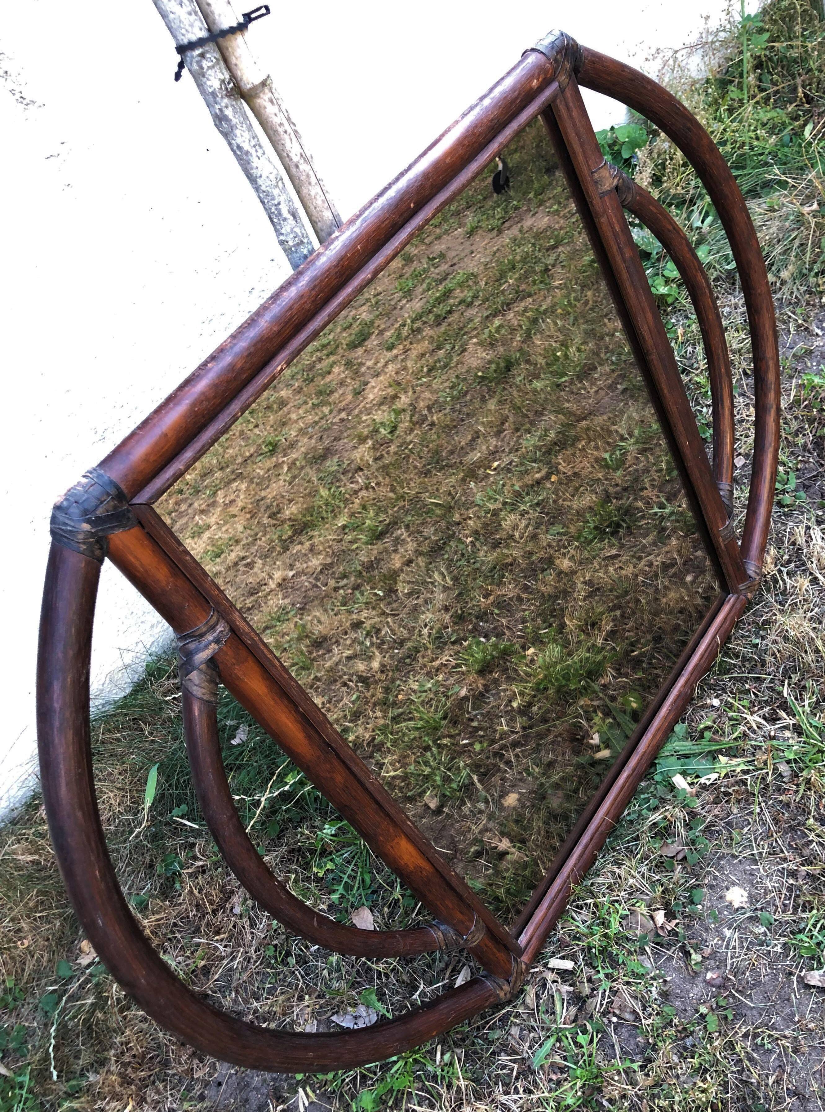 Grand miroir vintage en rotin