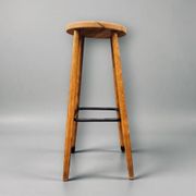 Ancien tabouret de bar en bois et métal – design sobre et authentique