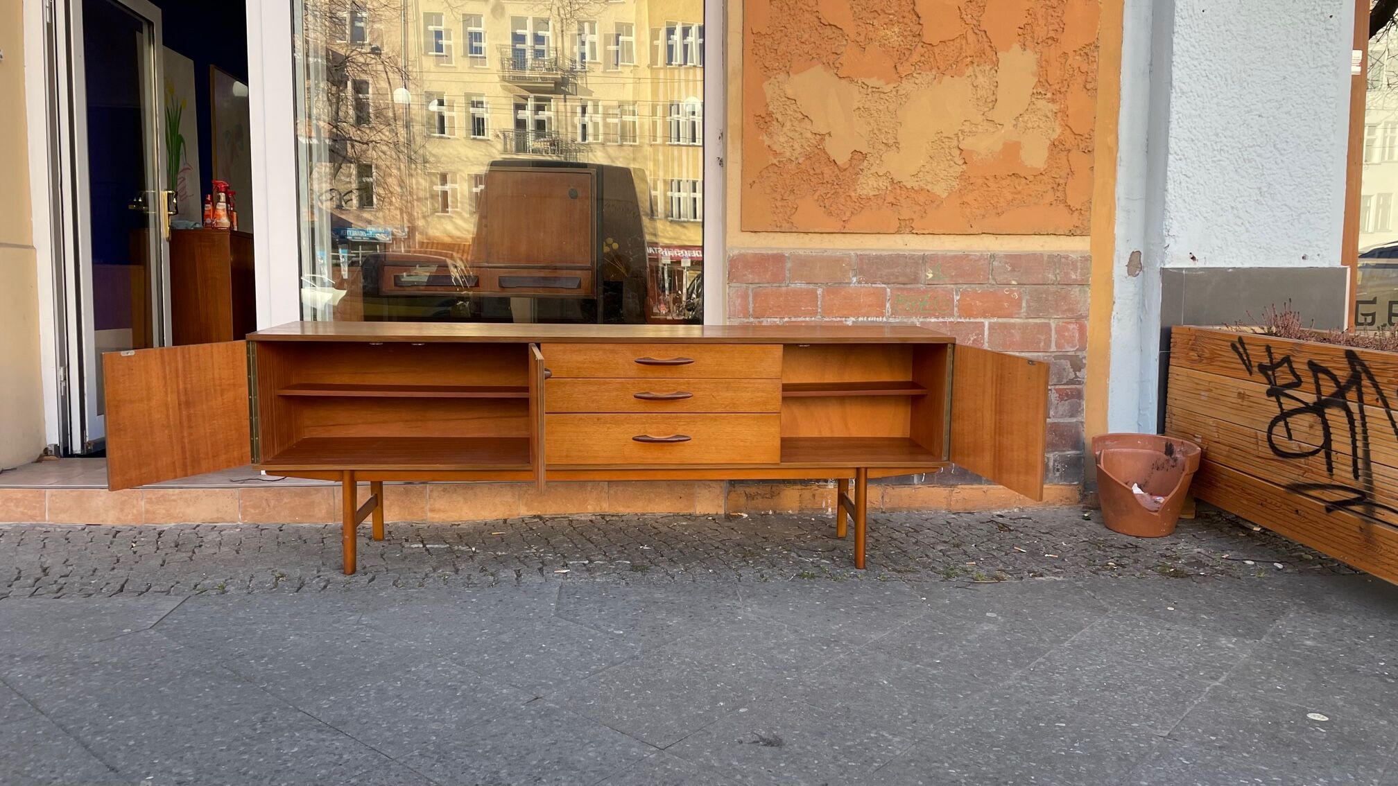 Teak row from the 60s Avalon edition