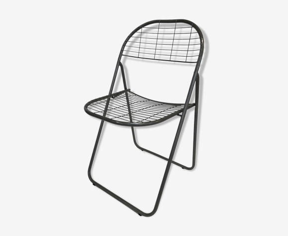 Vintage wire folding chair
