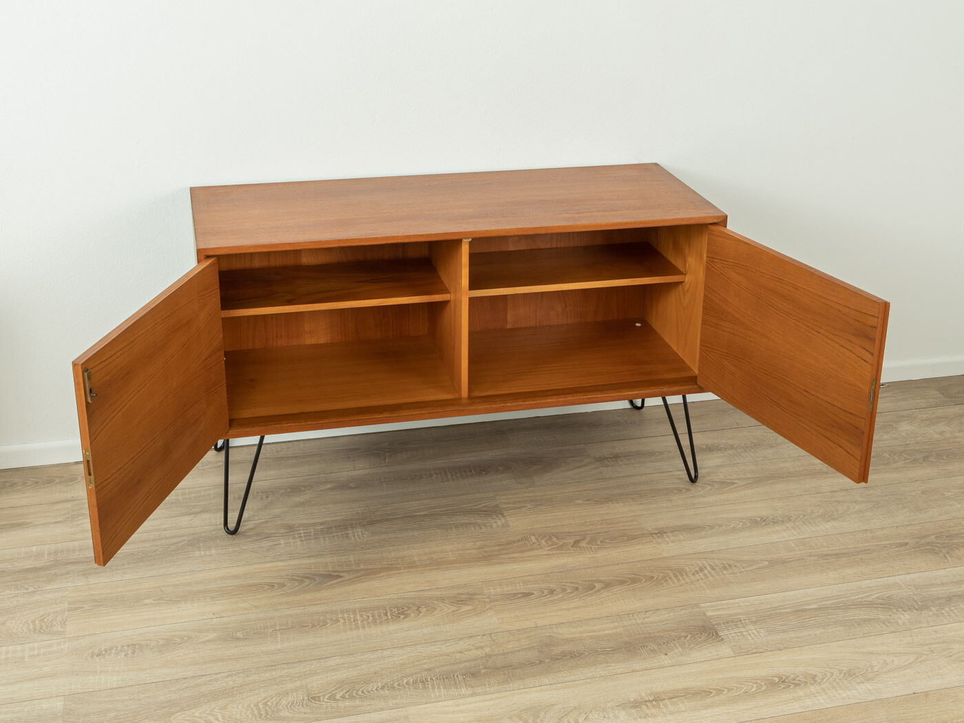 1950s dresser