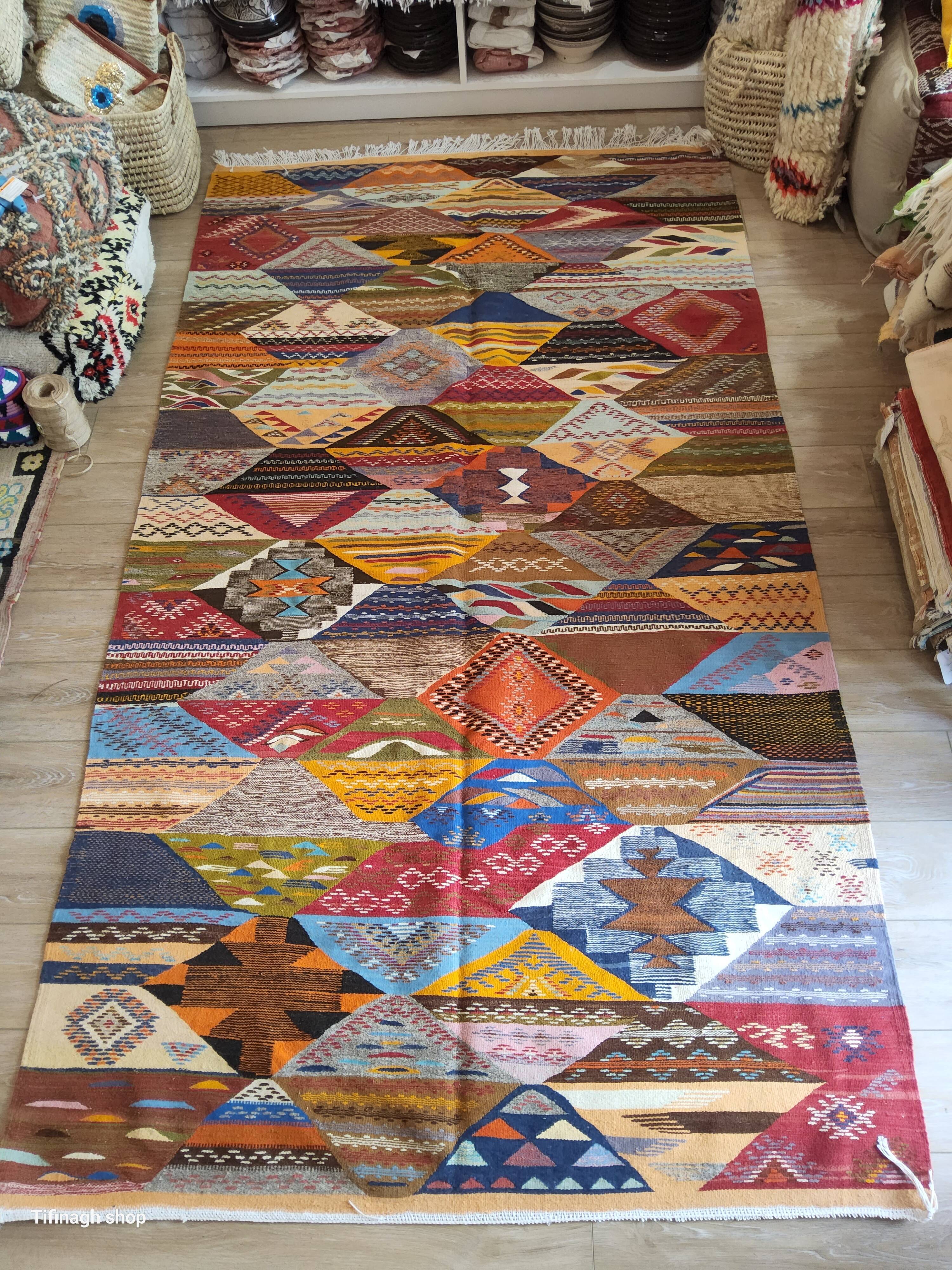 Berber kilim carpet of Taznakht