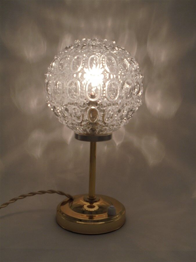 Table lamp