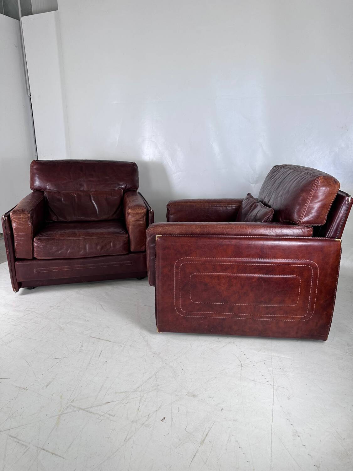 Pair of leather armchairs Roche Bobois