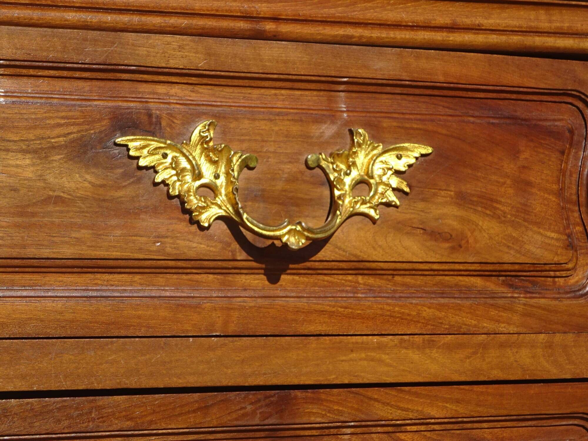 Commode en noyer Louis XV avec miroir