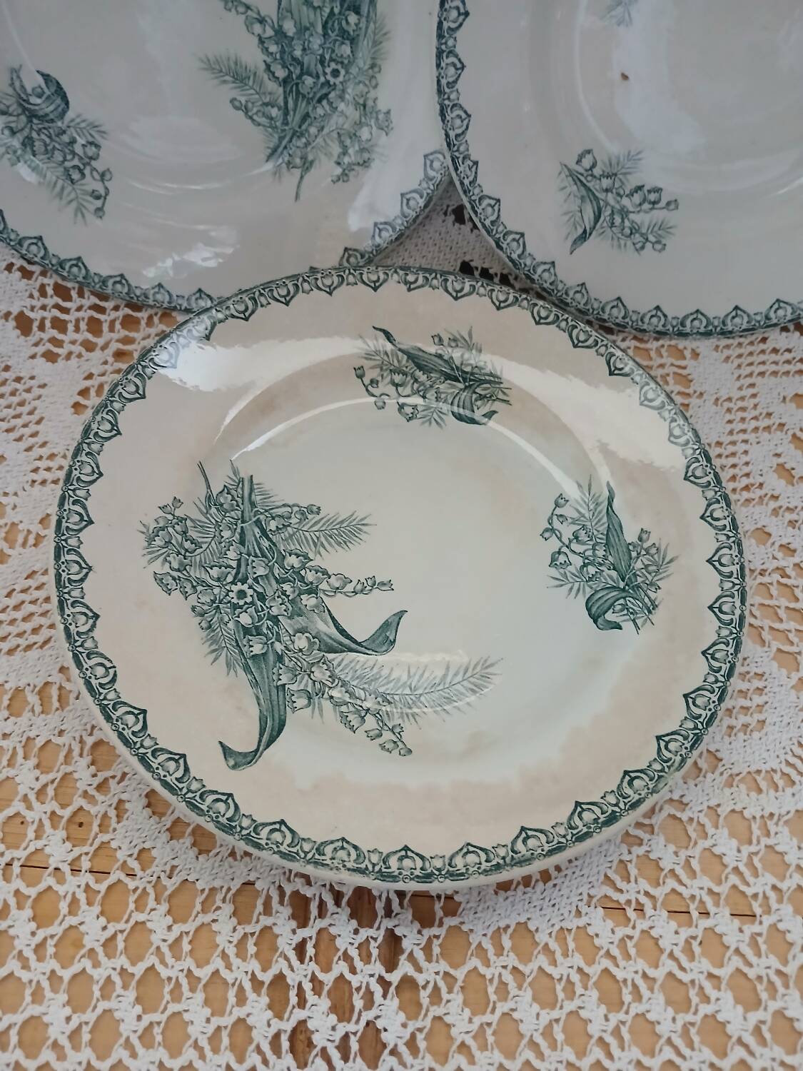 3 old Terre de fer plates