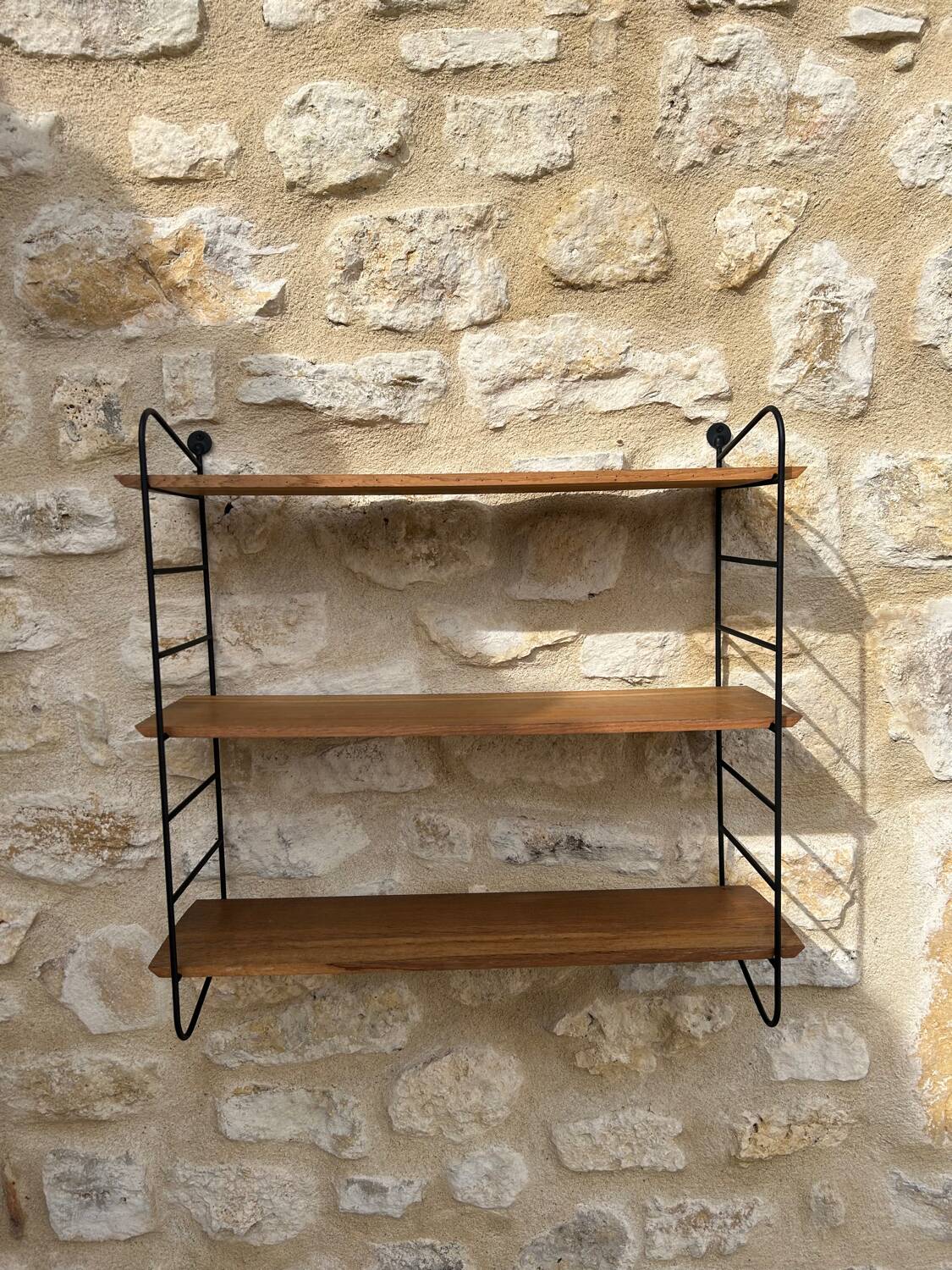 Thong shelf