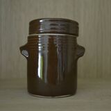 Stoneware pot with lid