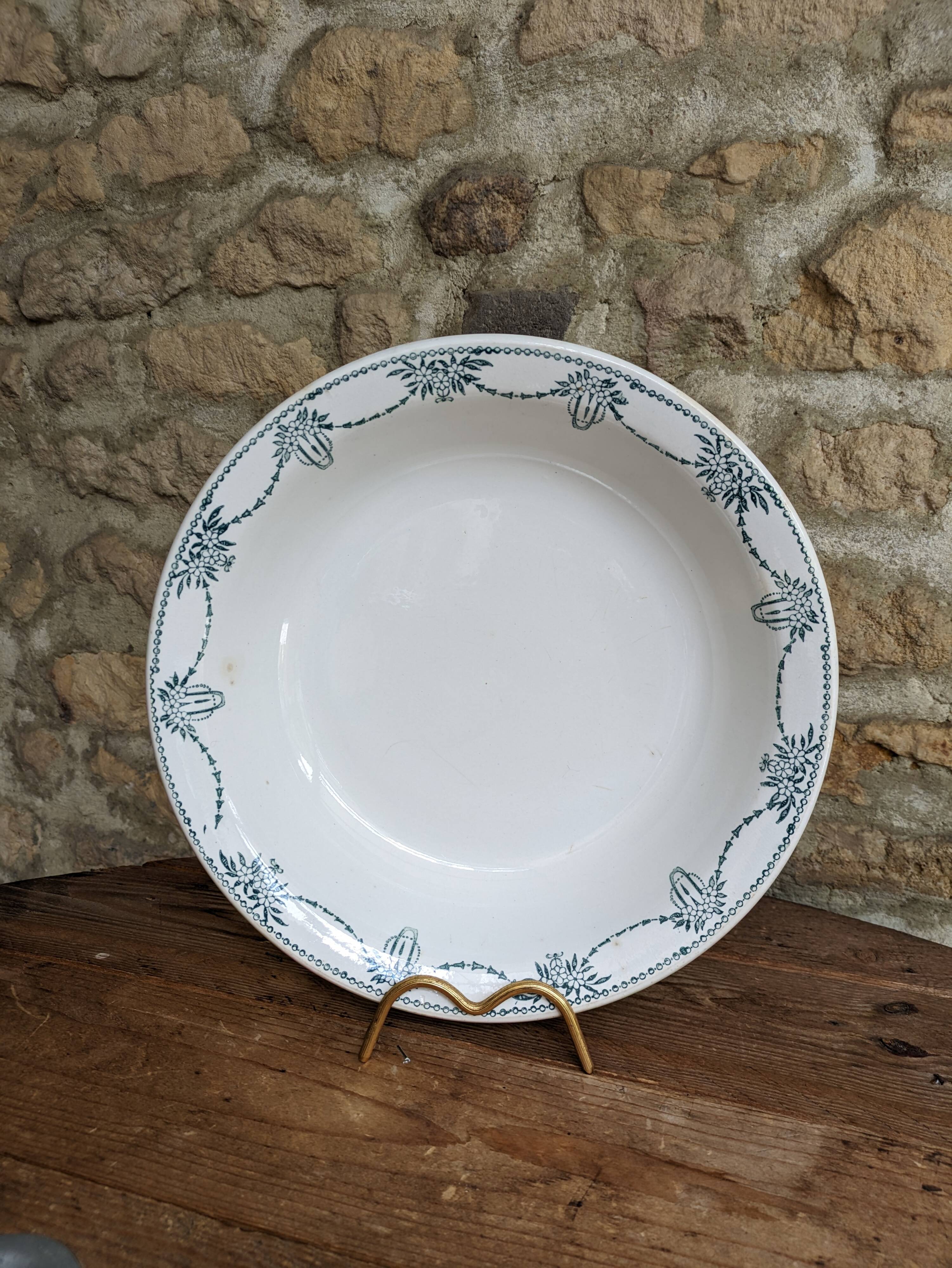 Ancien plat de service creux en céramique Moulin des loups & Hamage modèle Graciela