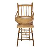 Ancienne chaise haute en bois à restaurer