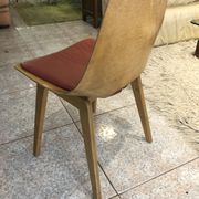 Chaise Tonneau de Guariche pieds bois