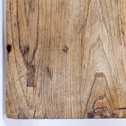 Table basse brutaliste en bois massif