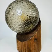Lampe de table sphérique par Hustadt Leuchten, Allemagne, vers les années 1970.