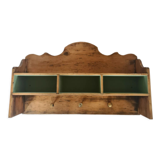 Old shelf to hang