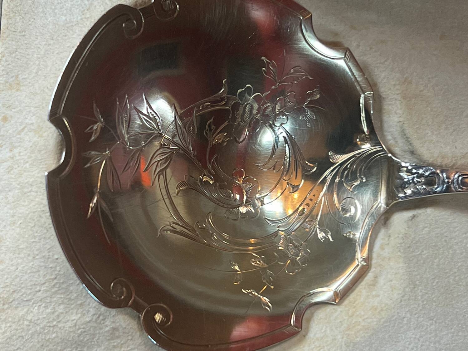 Silver strawberry shovel