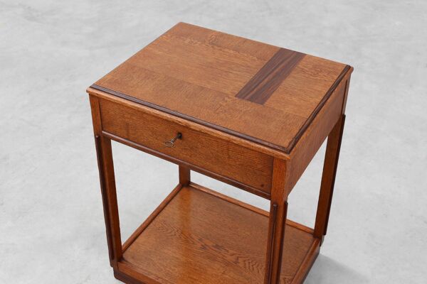 Table d'appoint ou cabinet de style École d'Amsterdam, Pays-Bas vers 1915