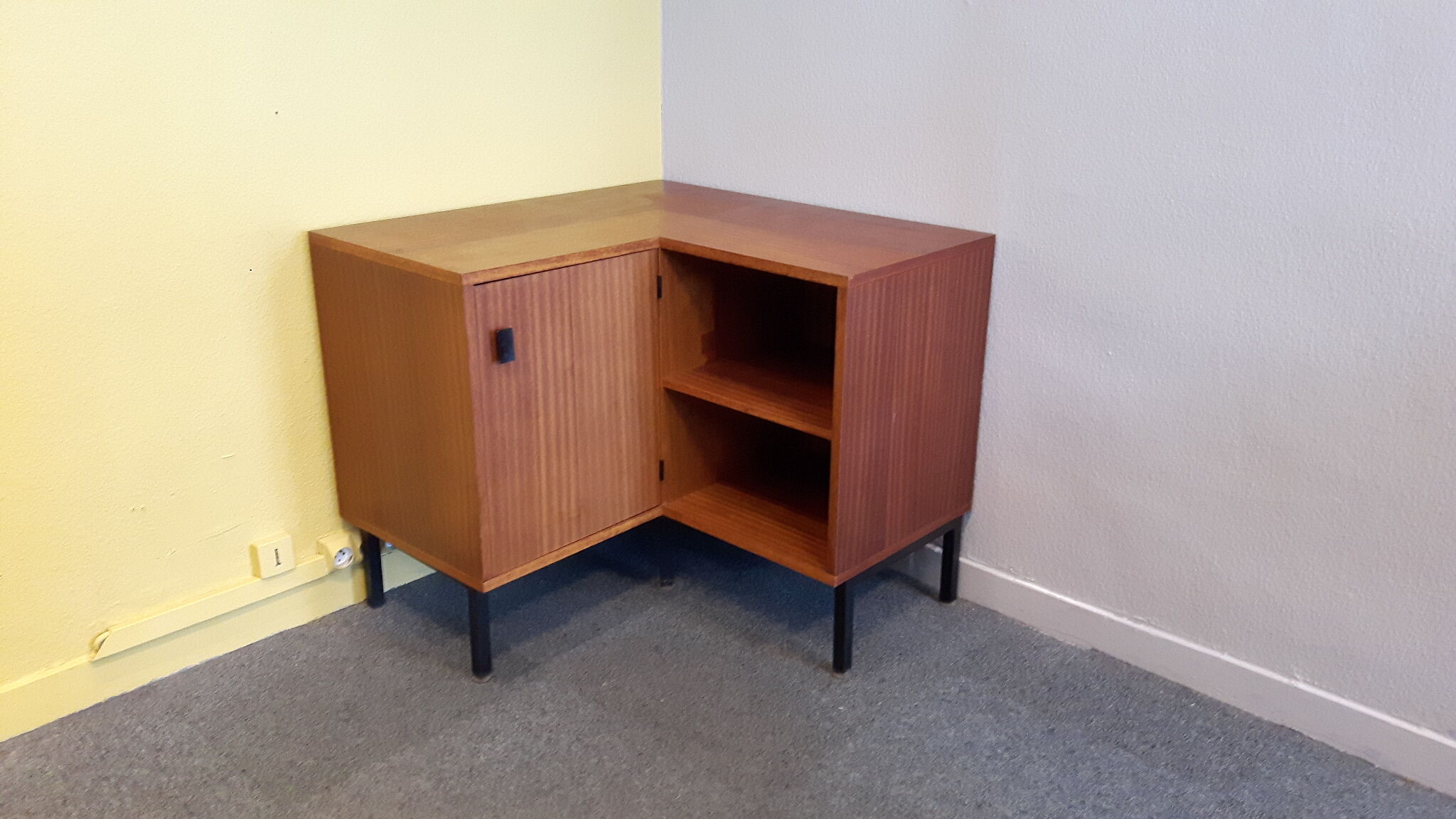 Meuble de coin, années 60