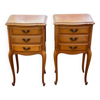 Paire de chevets Louis XV bois massif blond avec tiroirs