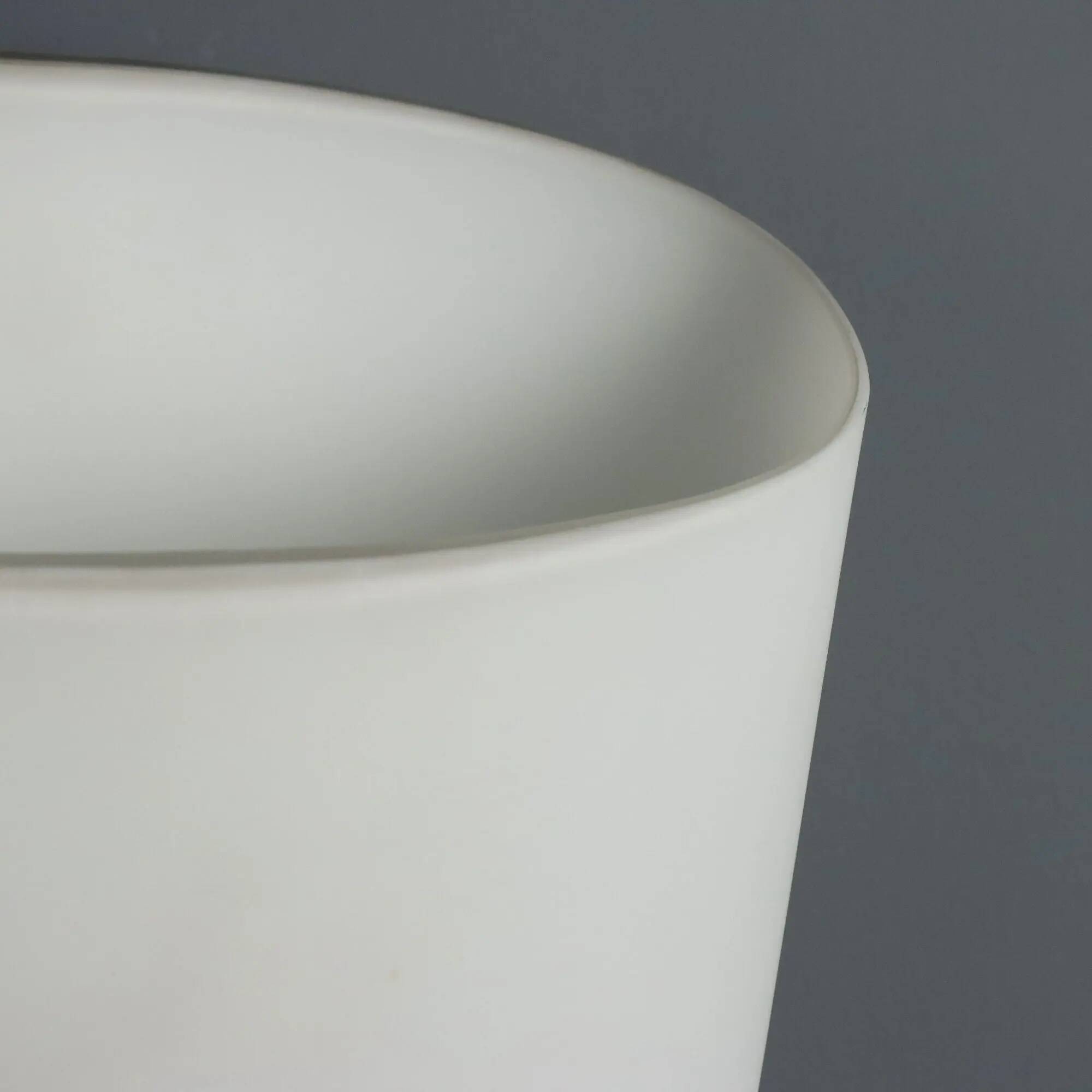 Vintage wall light in opaline glass, Italian design, 1980s.