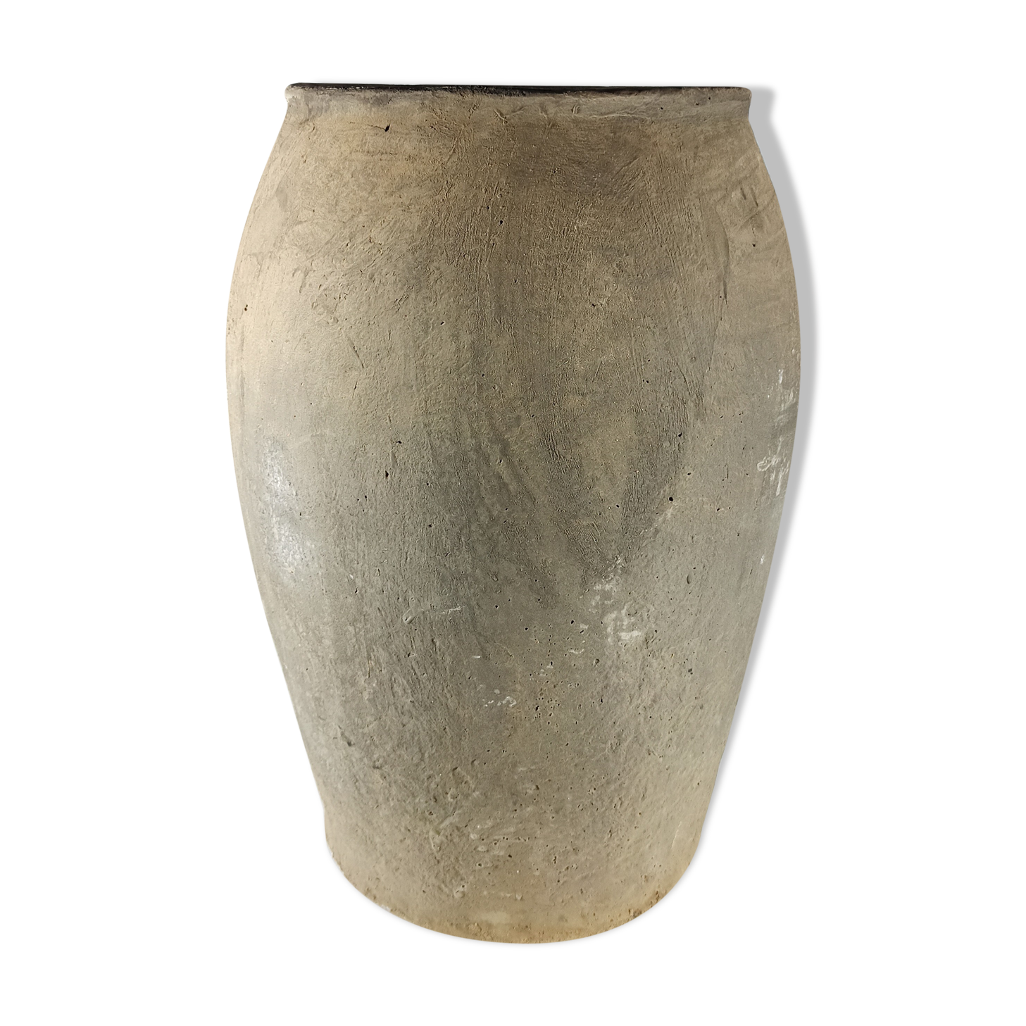 Old terracotta pot / grey jar