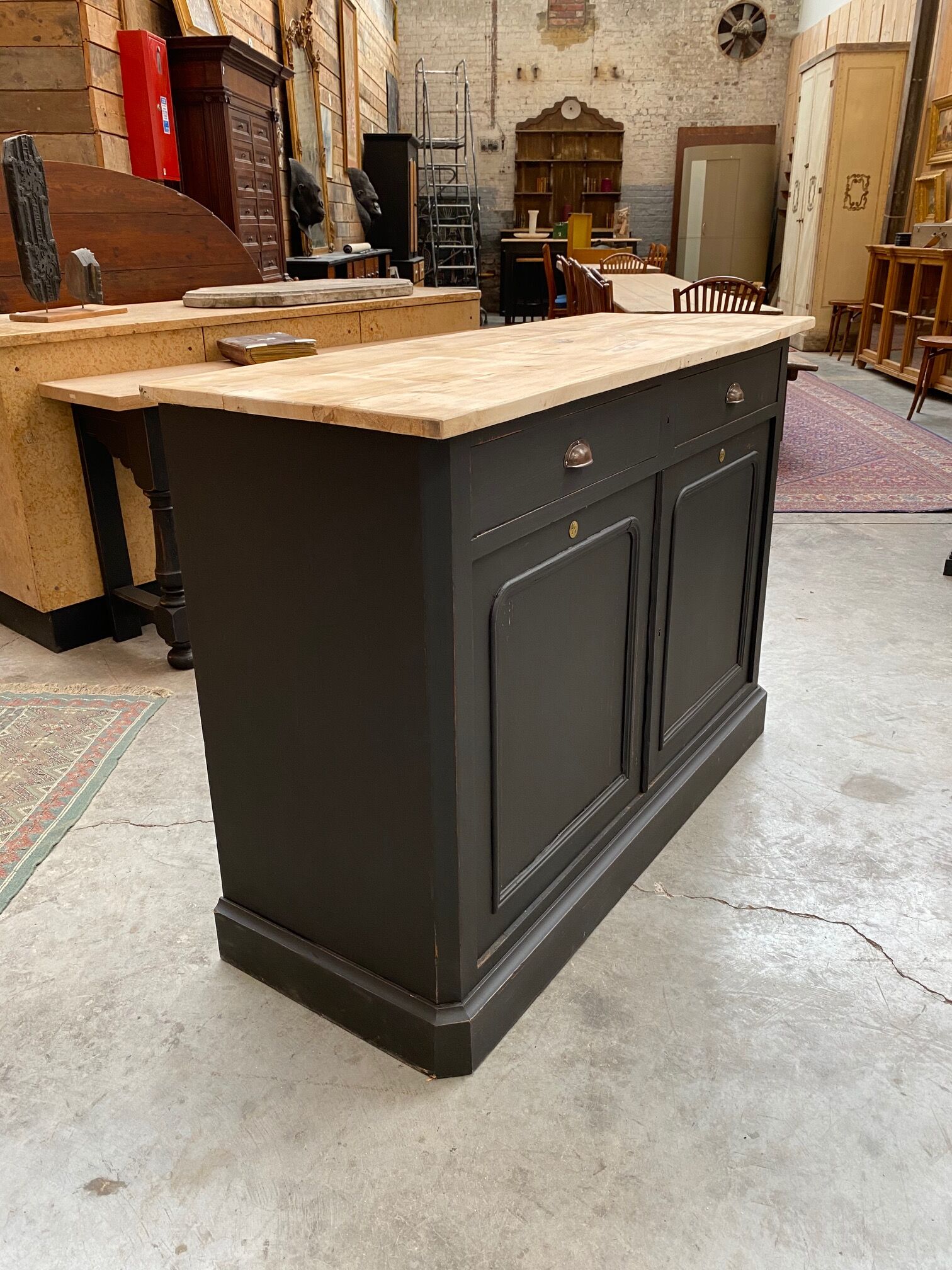 Buffet 2 doors late nineteenth