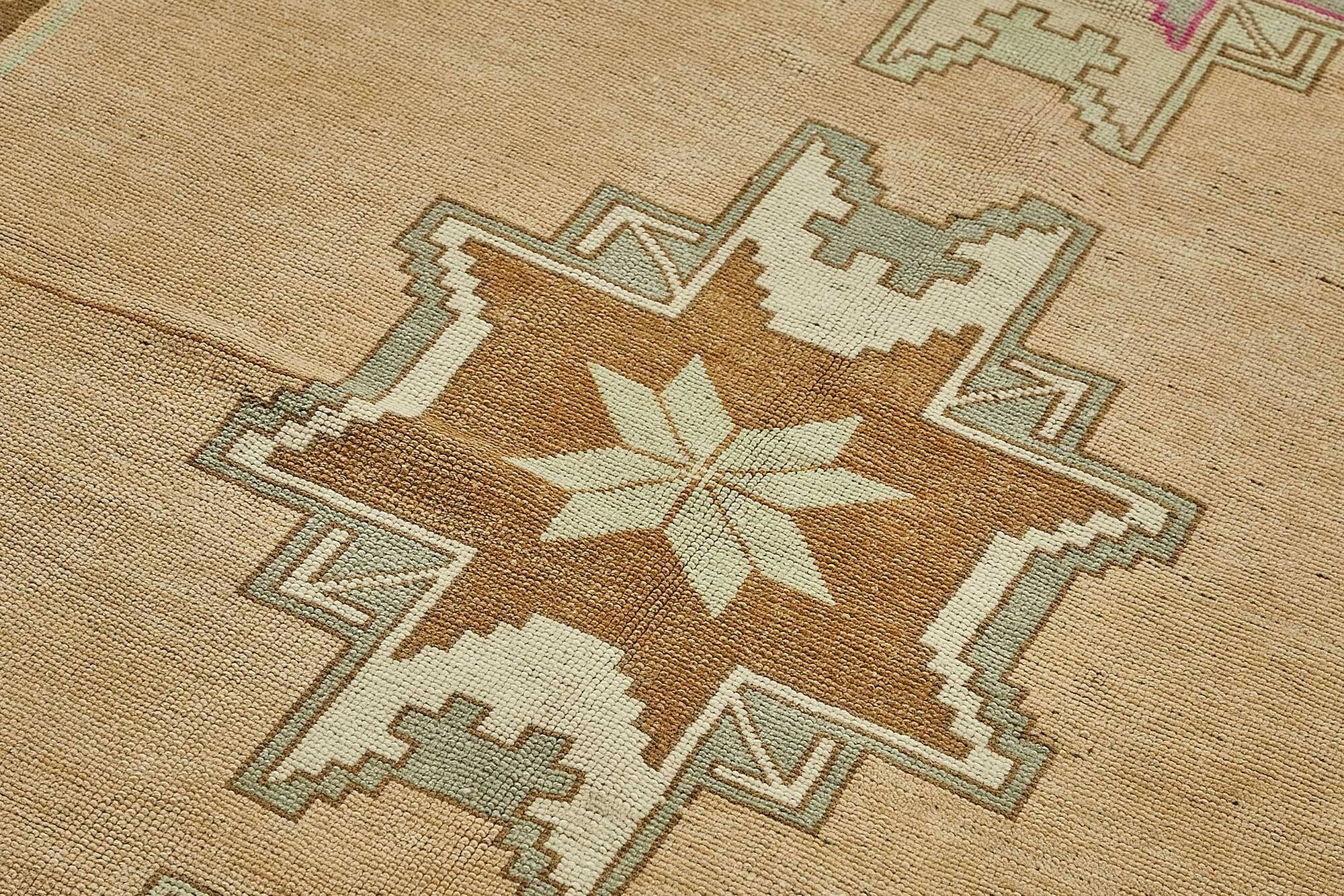 Turkish Vintage Anatolian Rug 167 cm x 262 cm