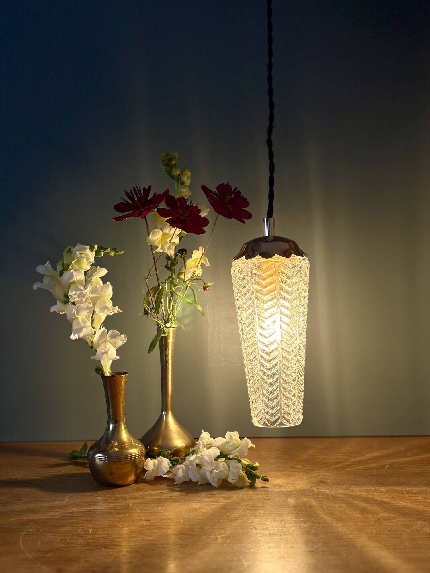 Vintage glass tulip spike pendant (SE11)