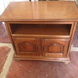 TV & multimedia stand in solid oak