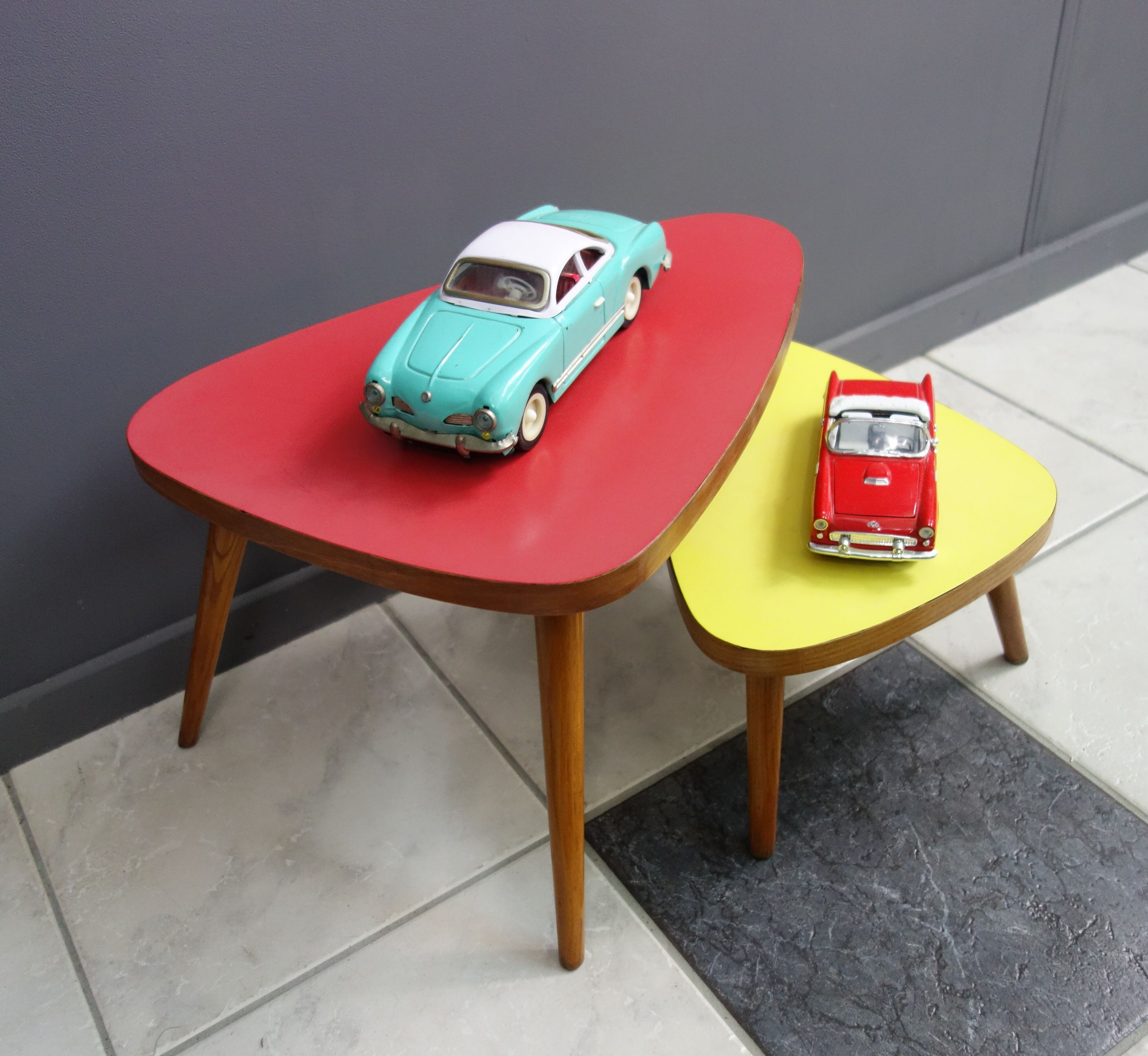 1958 side table unit in red and yellow