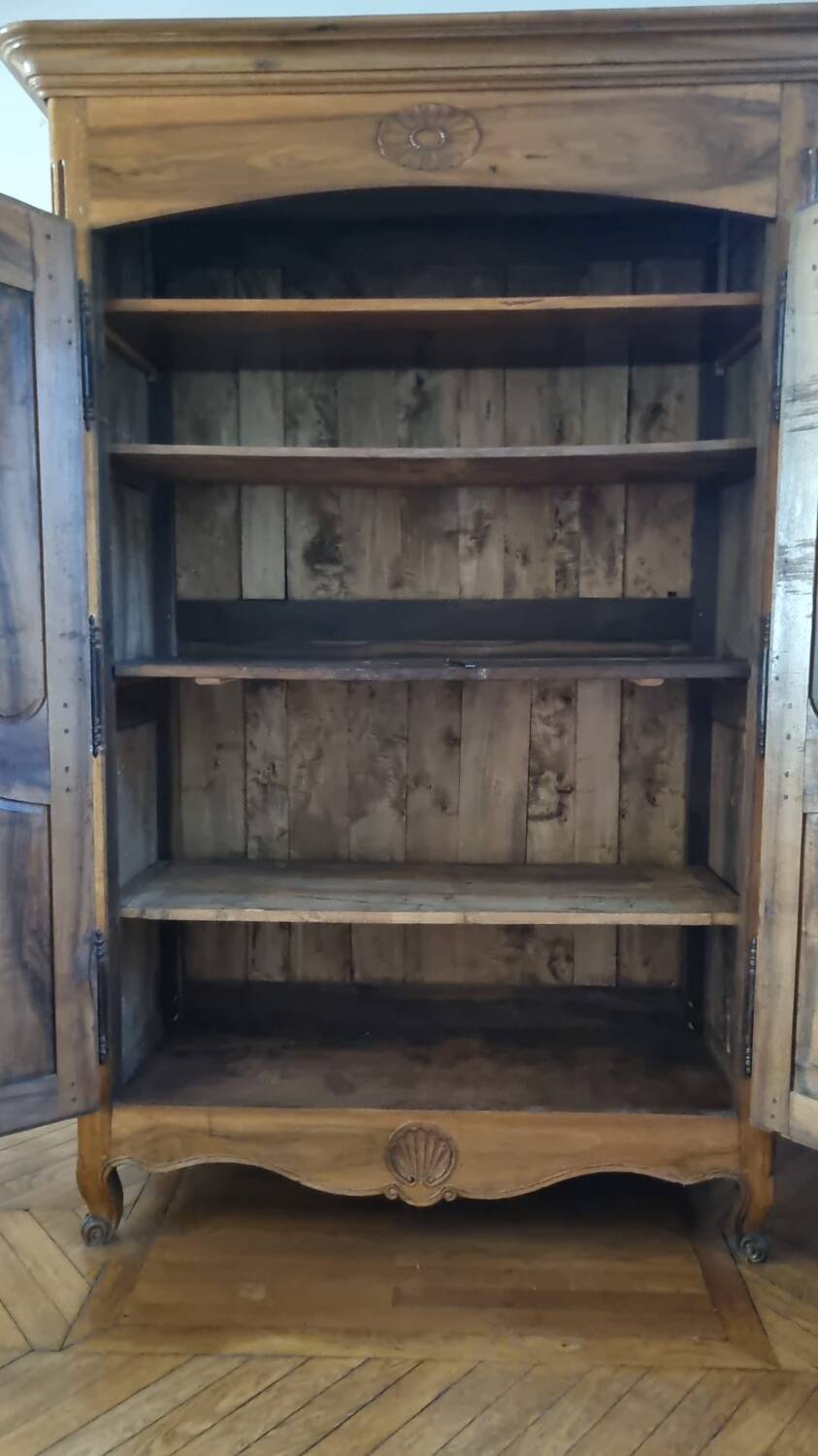 Armoire en noyer XIXeme siècle