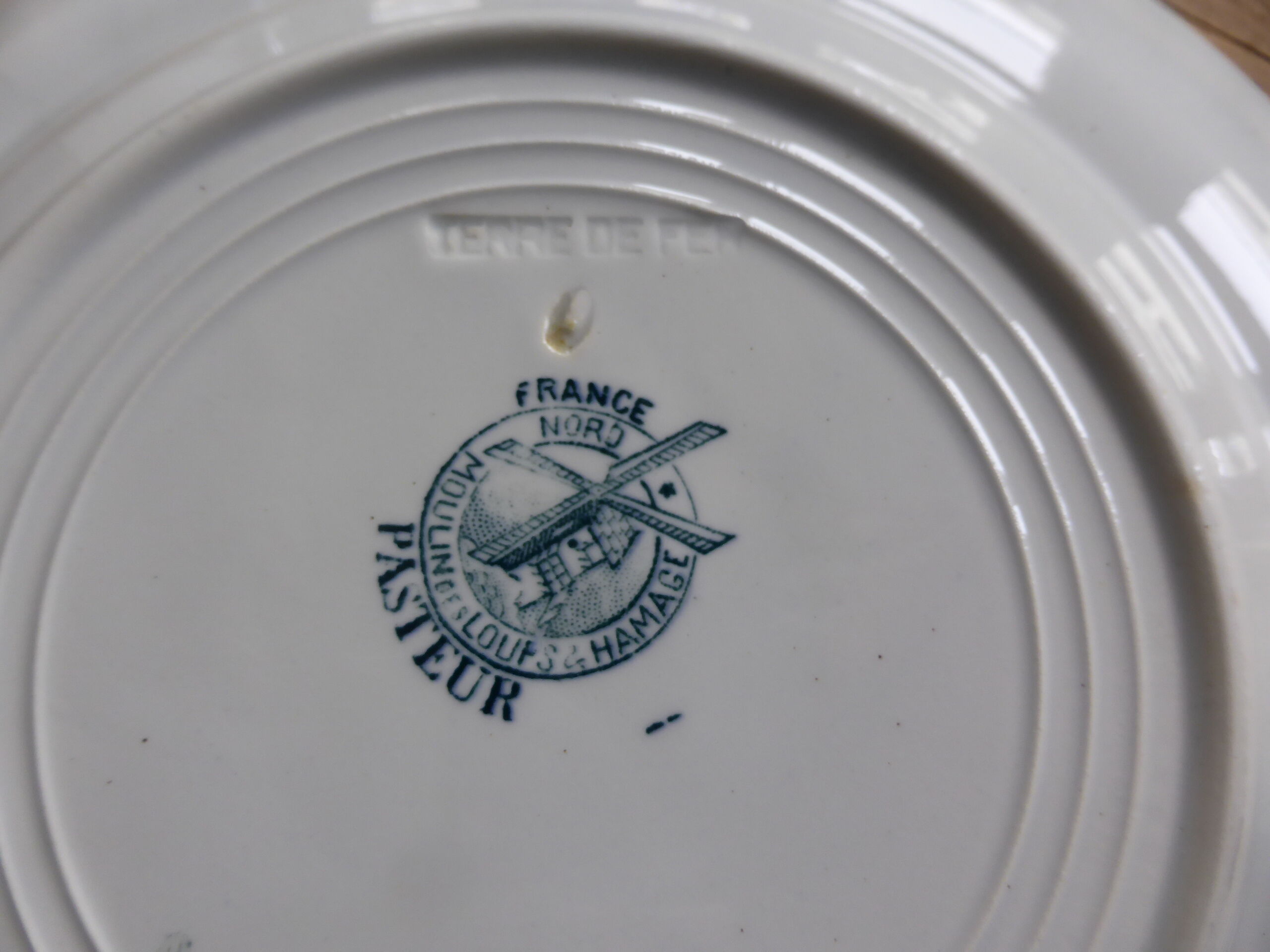 6 flat plates in iron earth Moulin des Loups model Pasteur