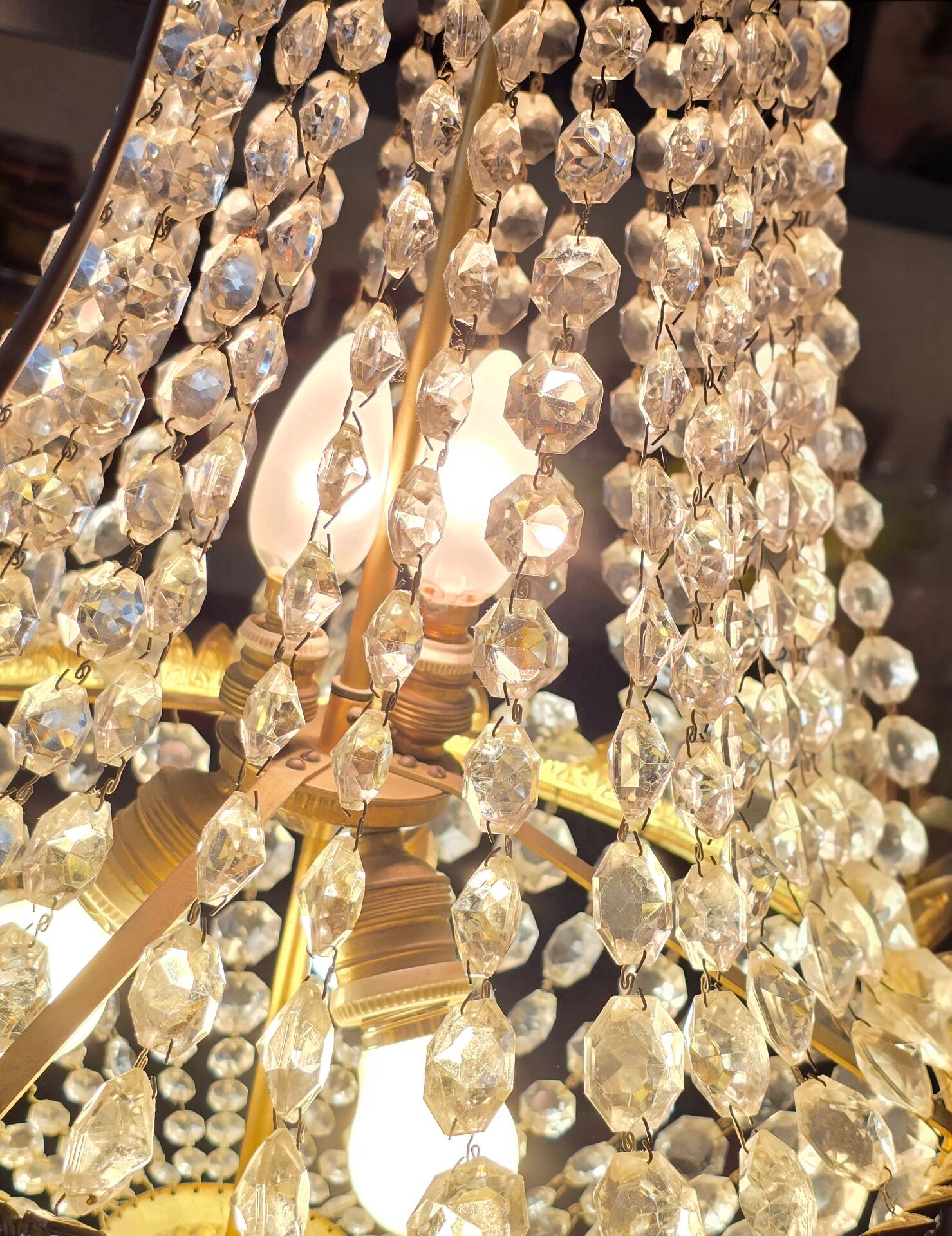 Large balloon chandelier with 5 lights