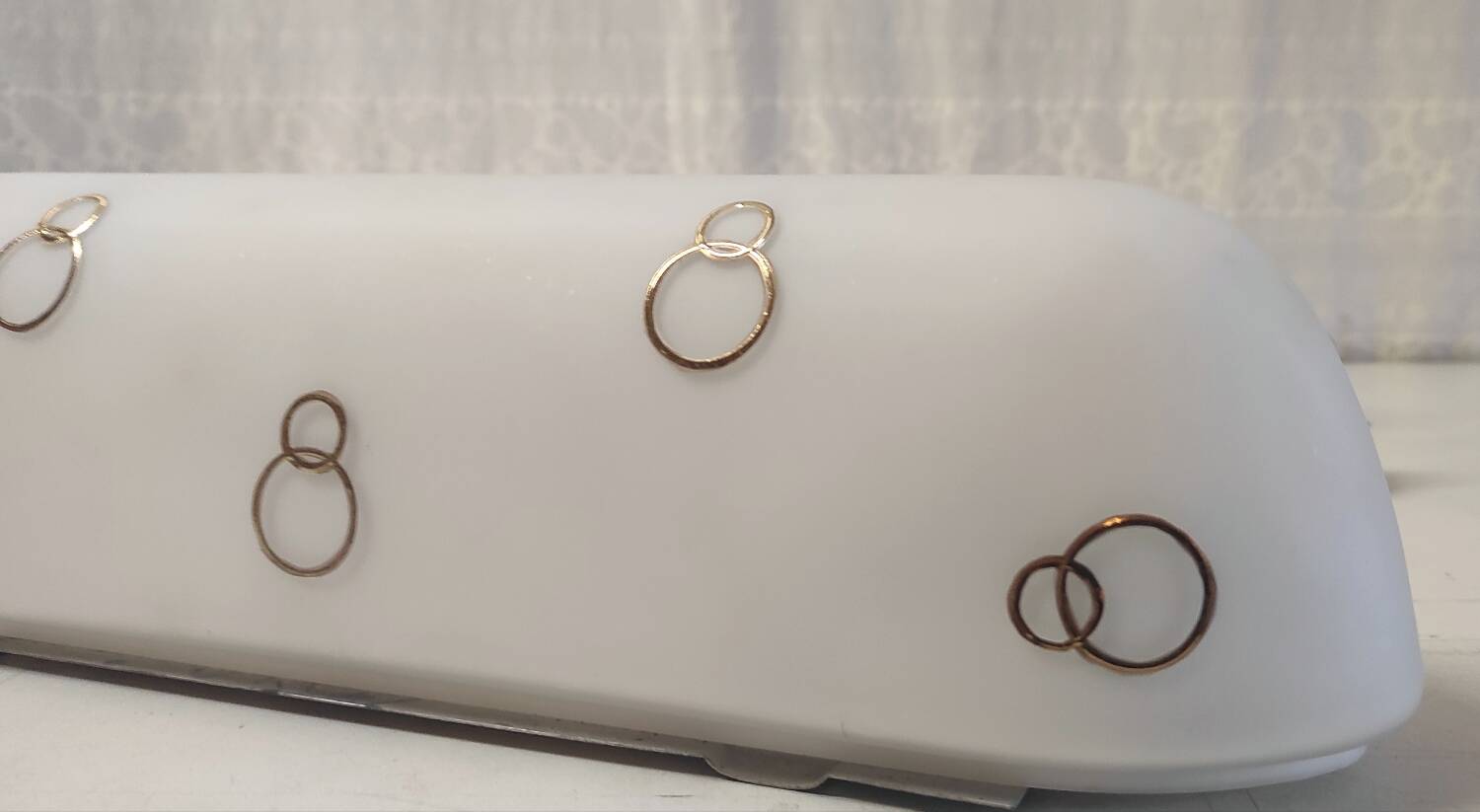 Duo of opaline glass and gold decor wall lights - 50s/60s