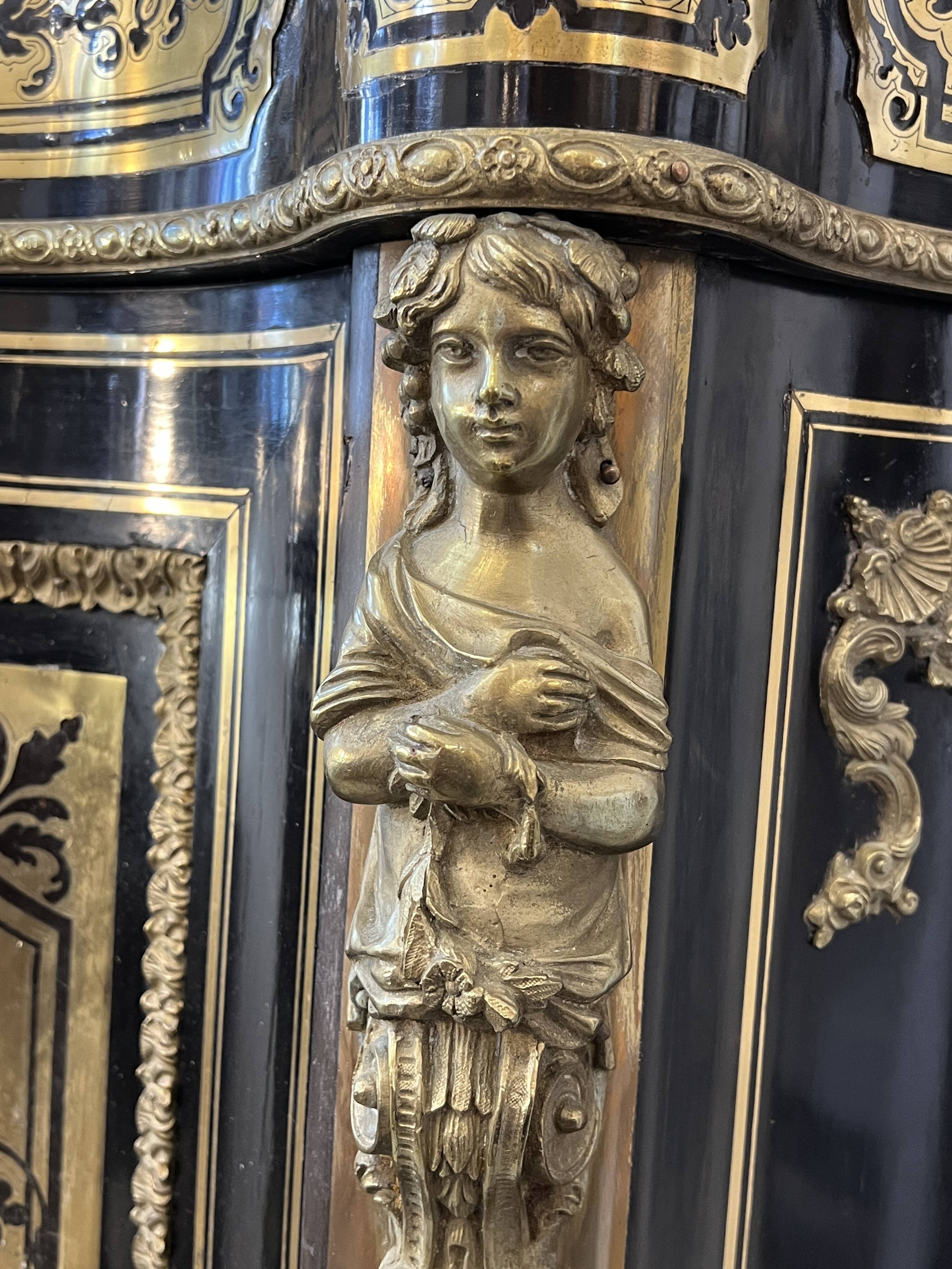 Low Boulle marquetry buffet, curved support furniture, Napoléon III period.