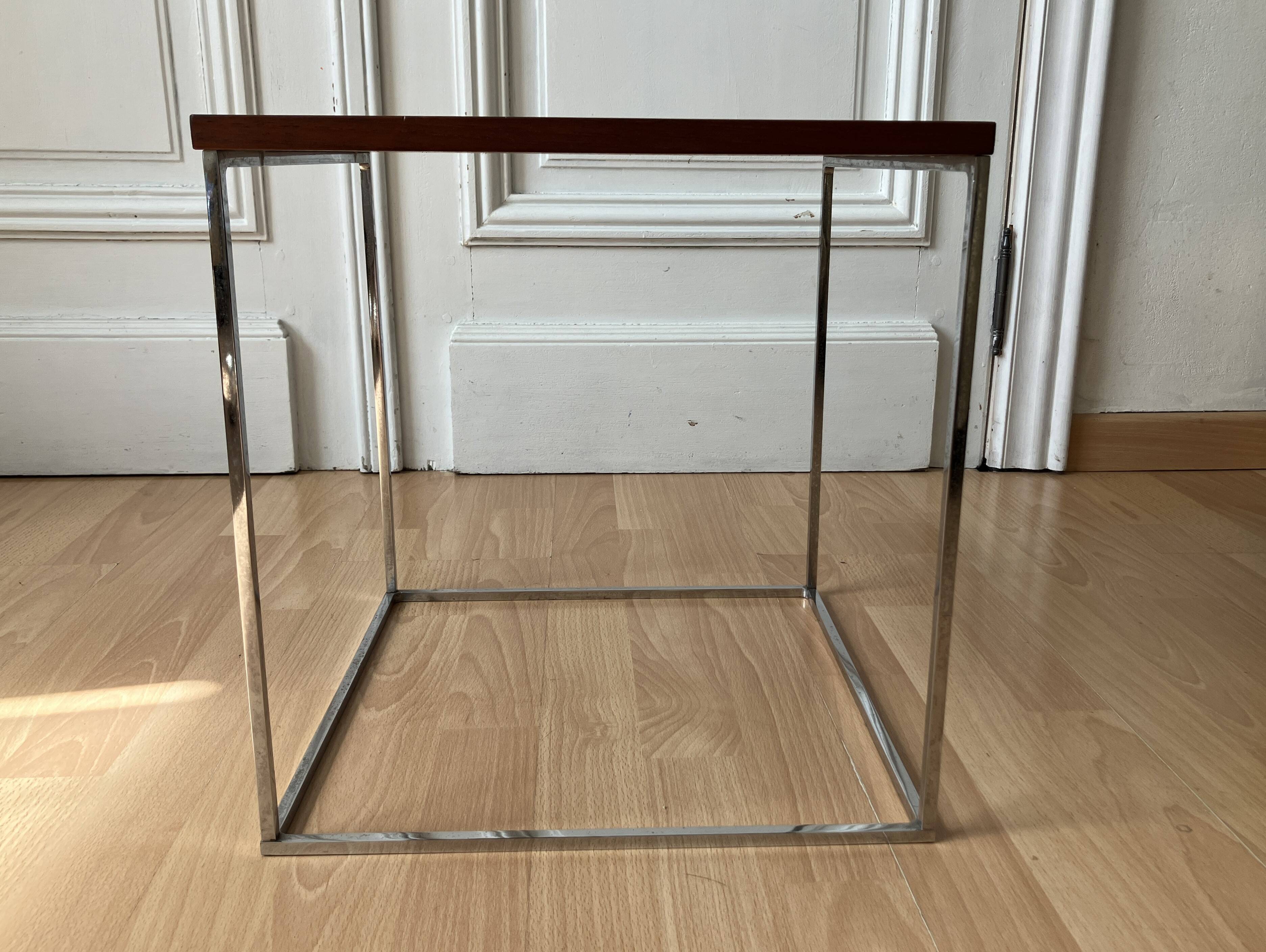 Table d’appoint années 60 en teck et acier chromé