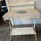 Structure of an old dressing table