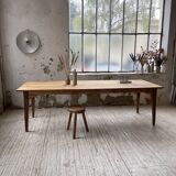 Farmhouse table with spindle legs 2.50m