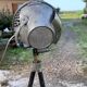Lampe industrielle sur pied
