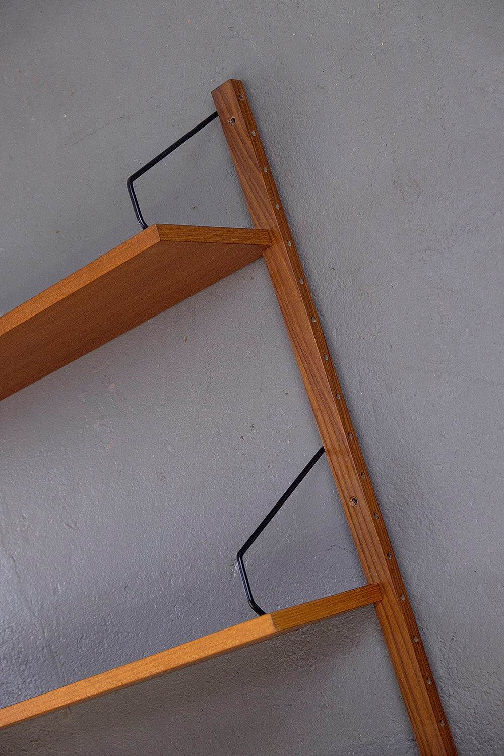 Poul Cadovius Royal System teak wall shelf, 1950s