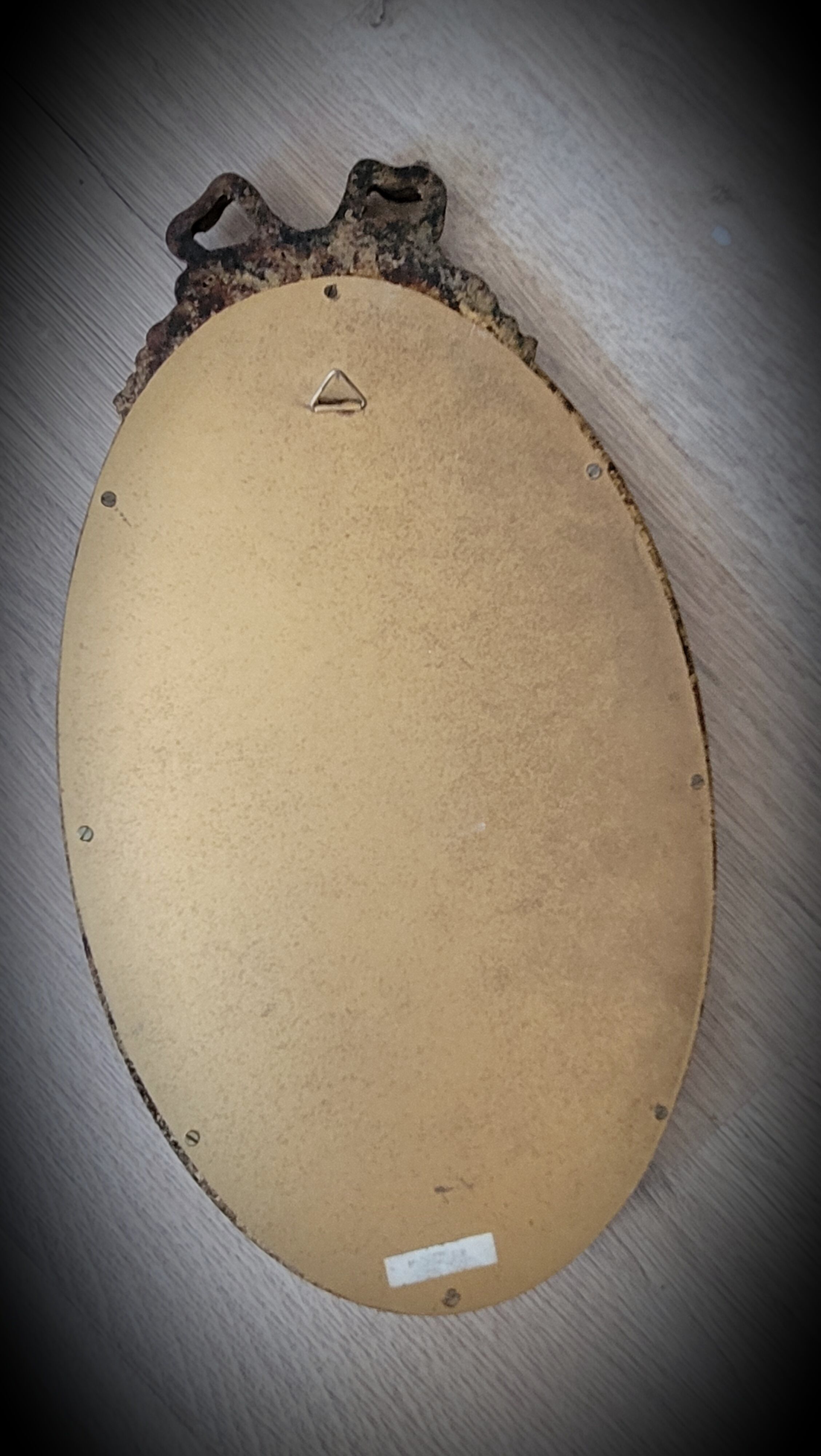 Oval golden mirror 41x23