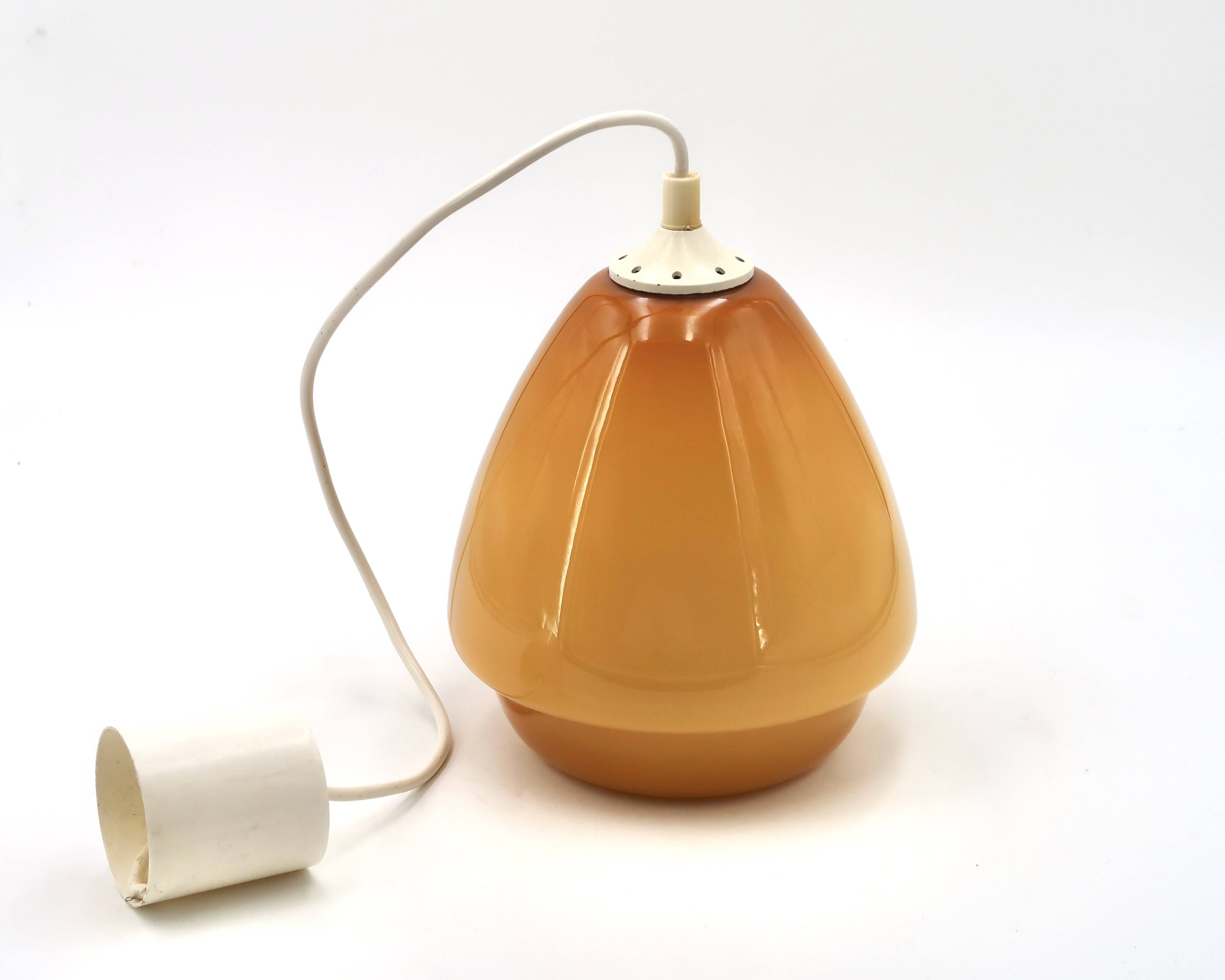 Suspension verre opaline jaune moutarde camel, années 70
